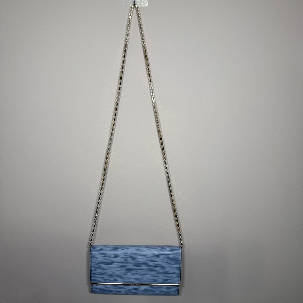 Henri Bendel pebbled leather blue crossbody wallet with gold chain